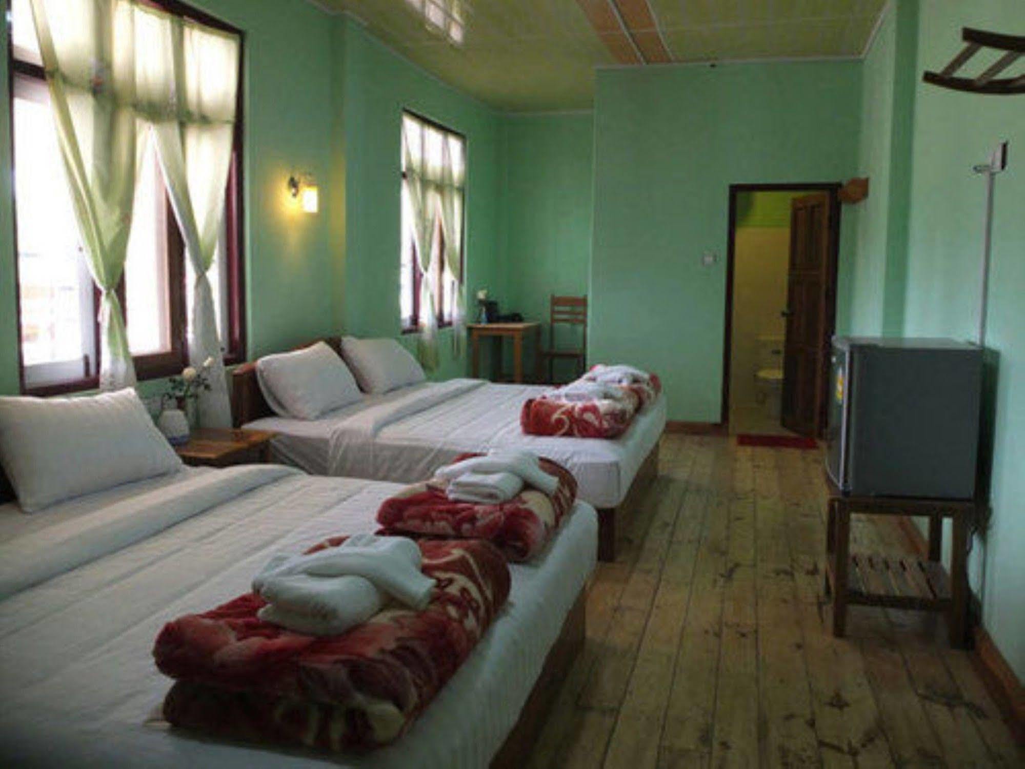 Railroad Hotel Kalaw Exteriör bild